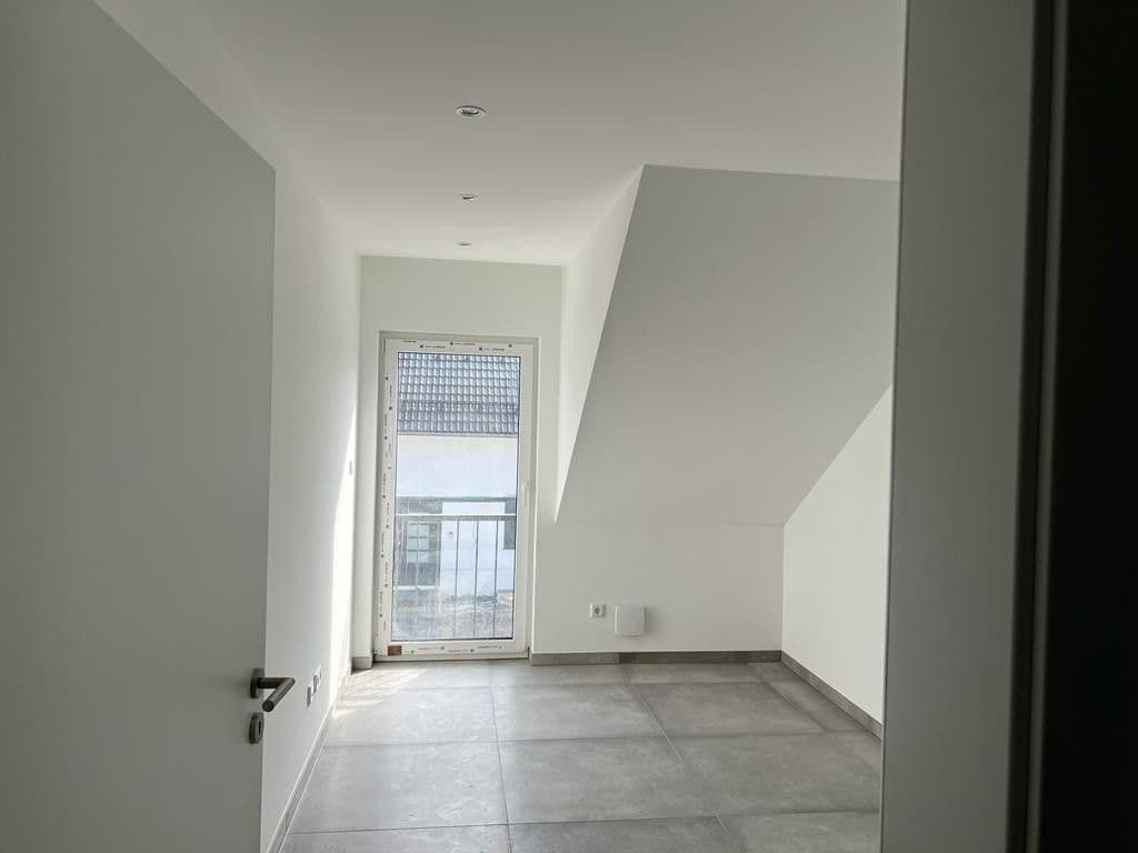 Pronájem domu 230 m², pozemek 300 m², Neuberg, Hessen Pronájem domu 230 m², pozemek 300 m², Neuberg, Hessen