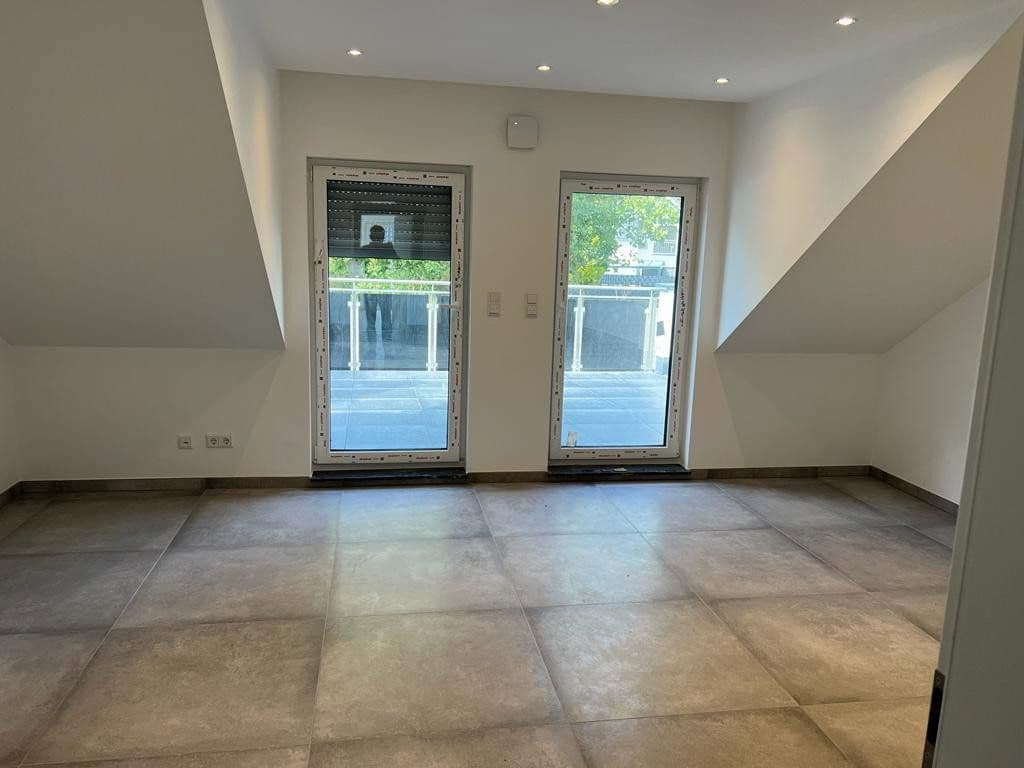 Pronájem domu 230 m², pozemek 300 m², Neuberg, Hessen Pronájem domu 230 m², pozemek 300 m², Neuberg, Hessen
