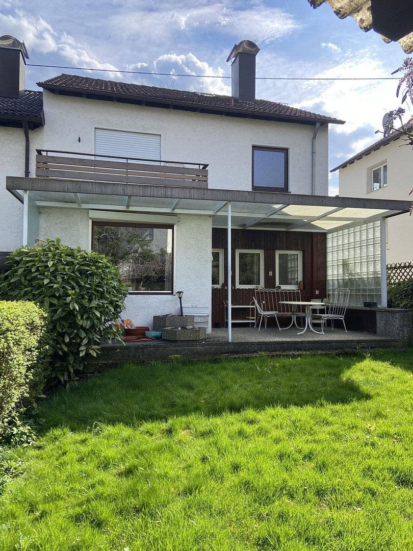 Prodej domu 123 m², pozemek 260 m², Leinfelden-Echterdingen, Bádensko-Württembersko Prodej domu 123 m², pozemek 260 m², Leinfelden-Echterdingen, Bádensko-Württembersko
