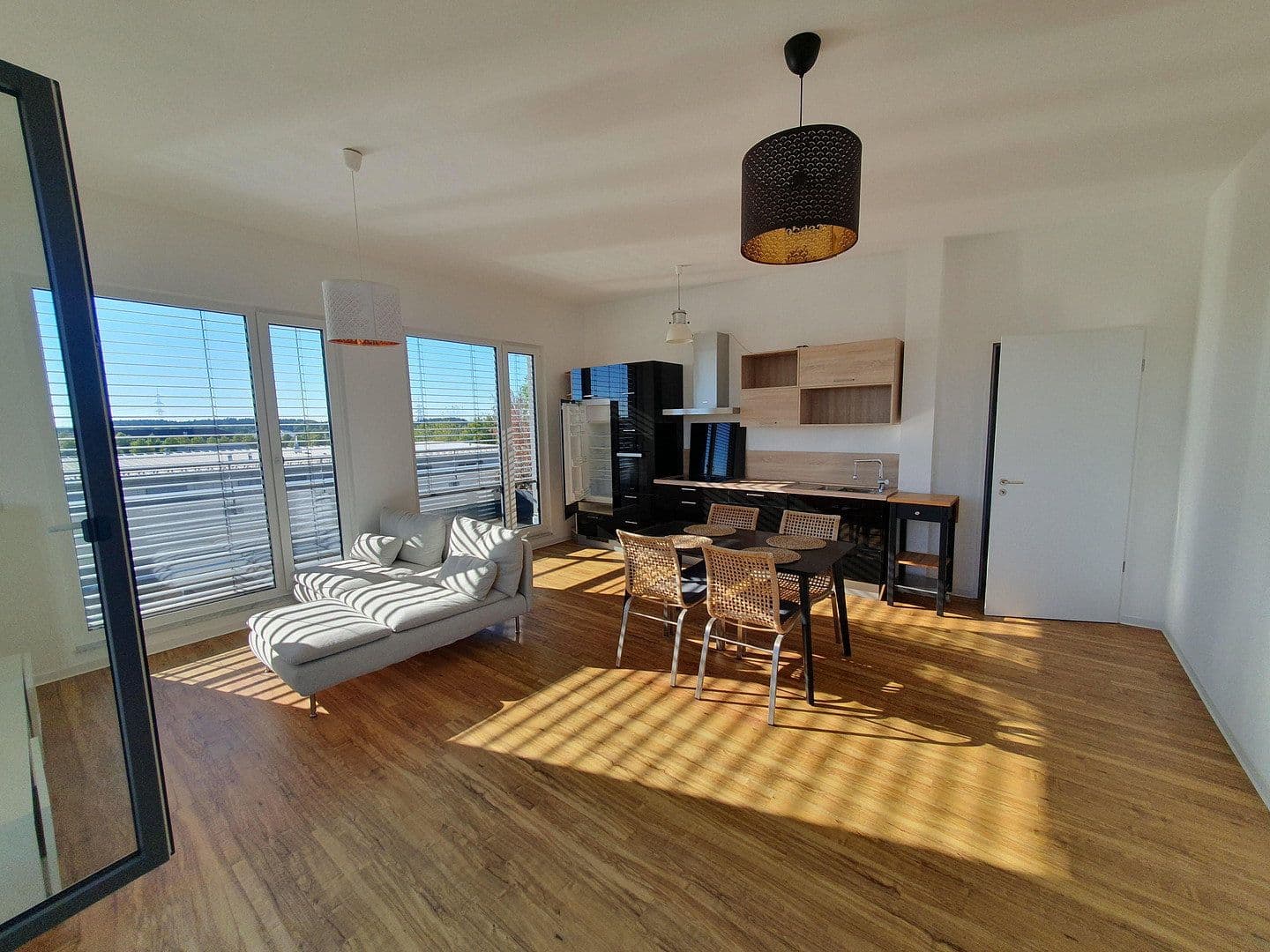 Pronájem bytu 3+1 72 m², Georg-Huber-Straße 10, Zorneding - Ortsteil Pöring, Bavorsko Pronájem bytu 3+1 72 m², Georg-Huber-Straße 10, Zorneding - Ortsteil Pöring, Bavorsko