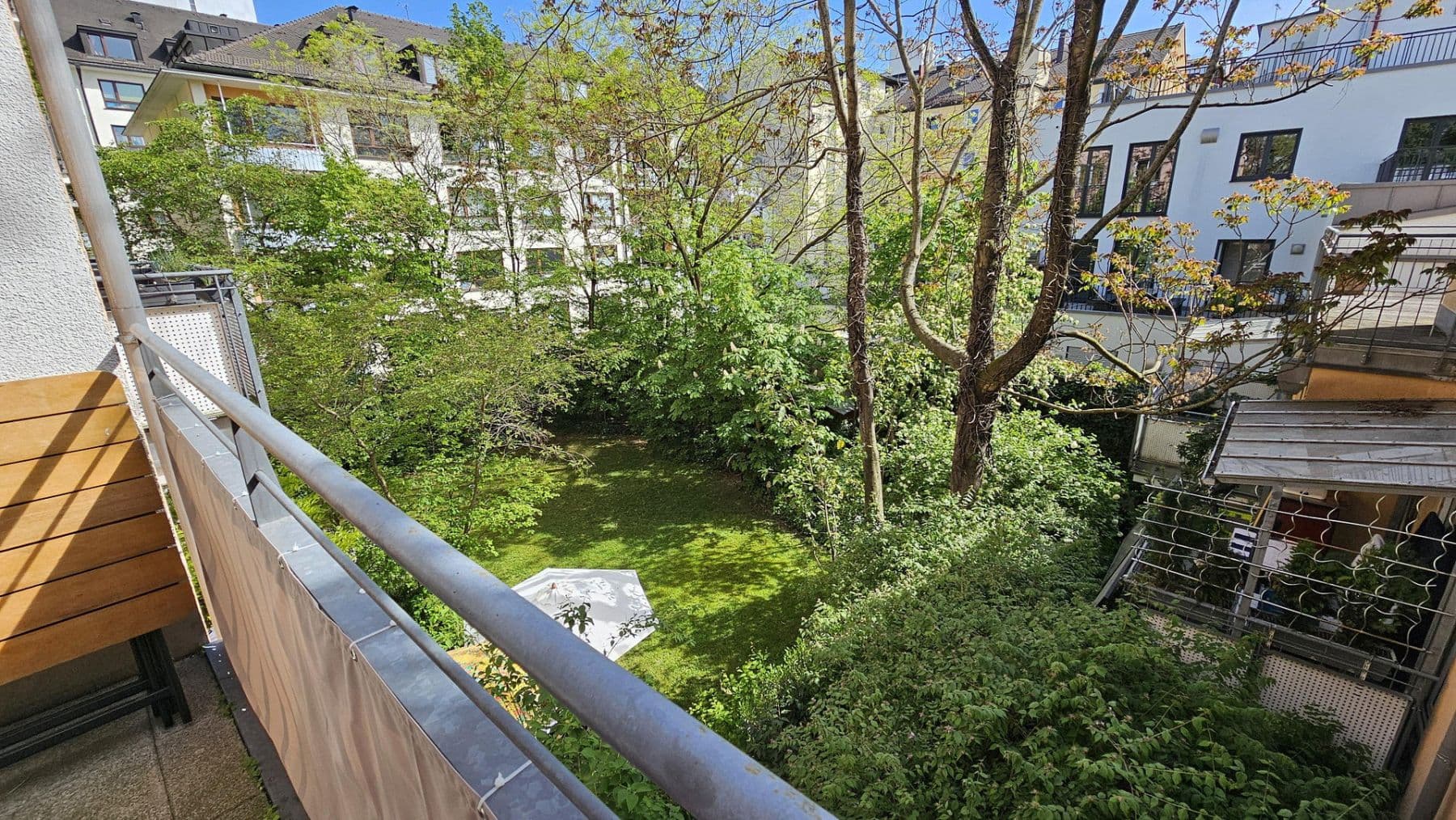 Pronájem bytu 3+1 83 m², Türkenstrasse 29c, München, Bavorsko Pronájem bytu 3+1 83 m², Türkenstrasse 29c, München, Bavorsko