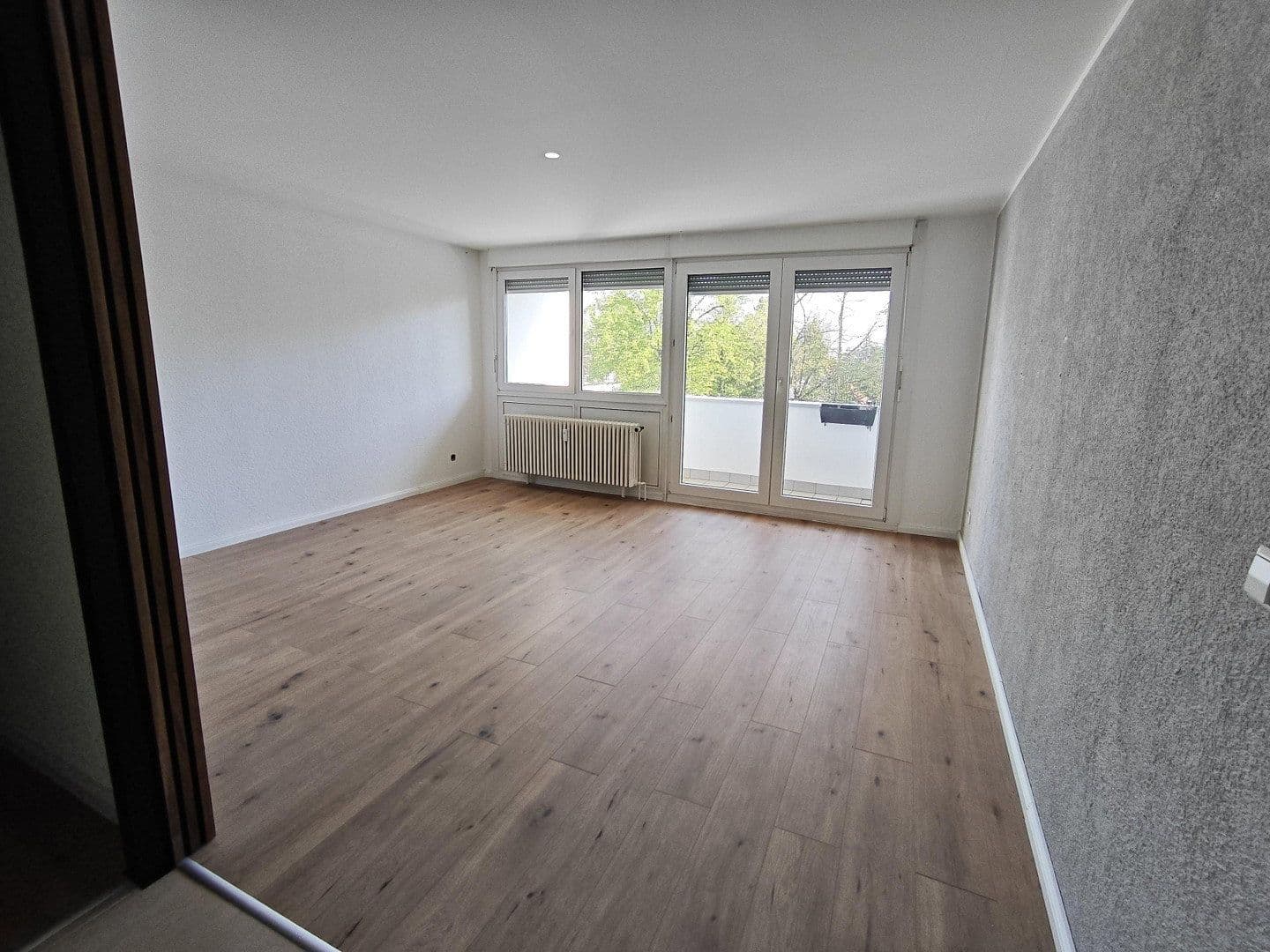 Pronájem bytu 3+1 80 m², Brandenburger Straße 16, Mannheim, Bádensko-Württembersko Pronájem bytu 3+1 80 m², Brandenburger Straße 16, Mannheim, Bádensko-Württembersko