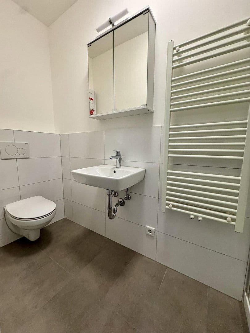 Pronájem bytu 2+1 33 m², Birkenstraße 147, Düsseldorf, Severní Porýní-Vestfálsko Pronájem bytu 2+1 33 m², Birkenstraße 147, Düsseldorf, Severní Porýní-Vestfálsko
