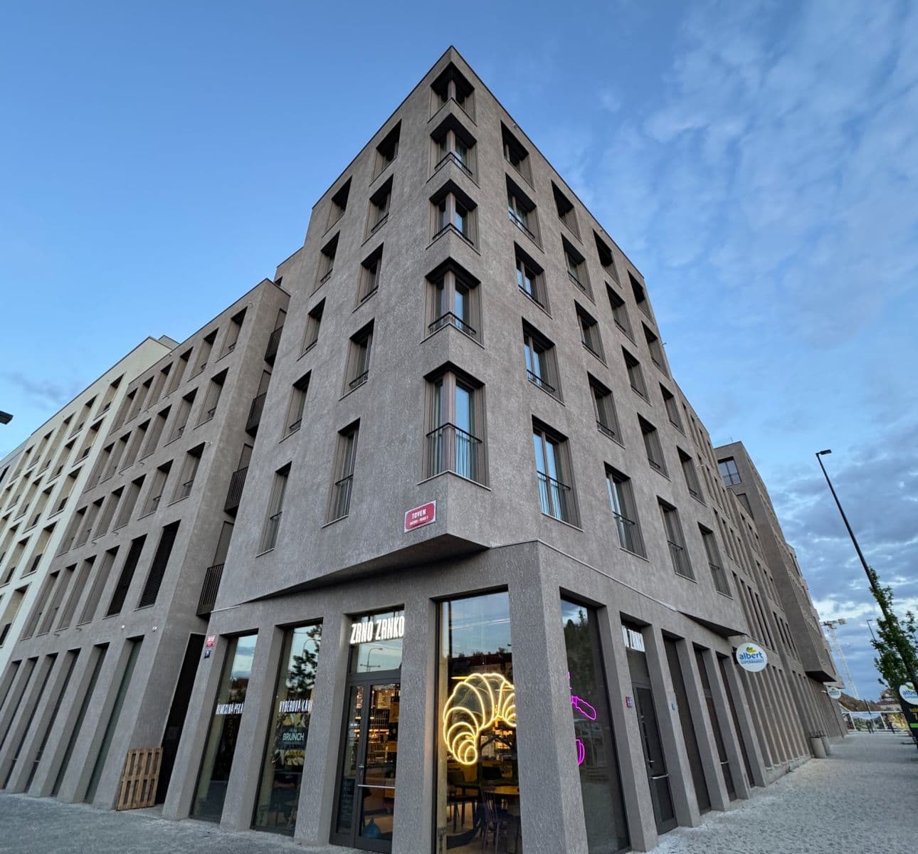 Prodej bytu 2+kk 57 m², Toyen, Praha, Praha Prodej bytu 2+kk 57 m², Toyen, Praha, Praha