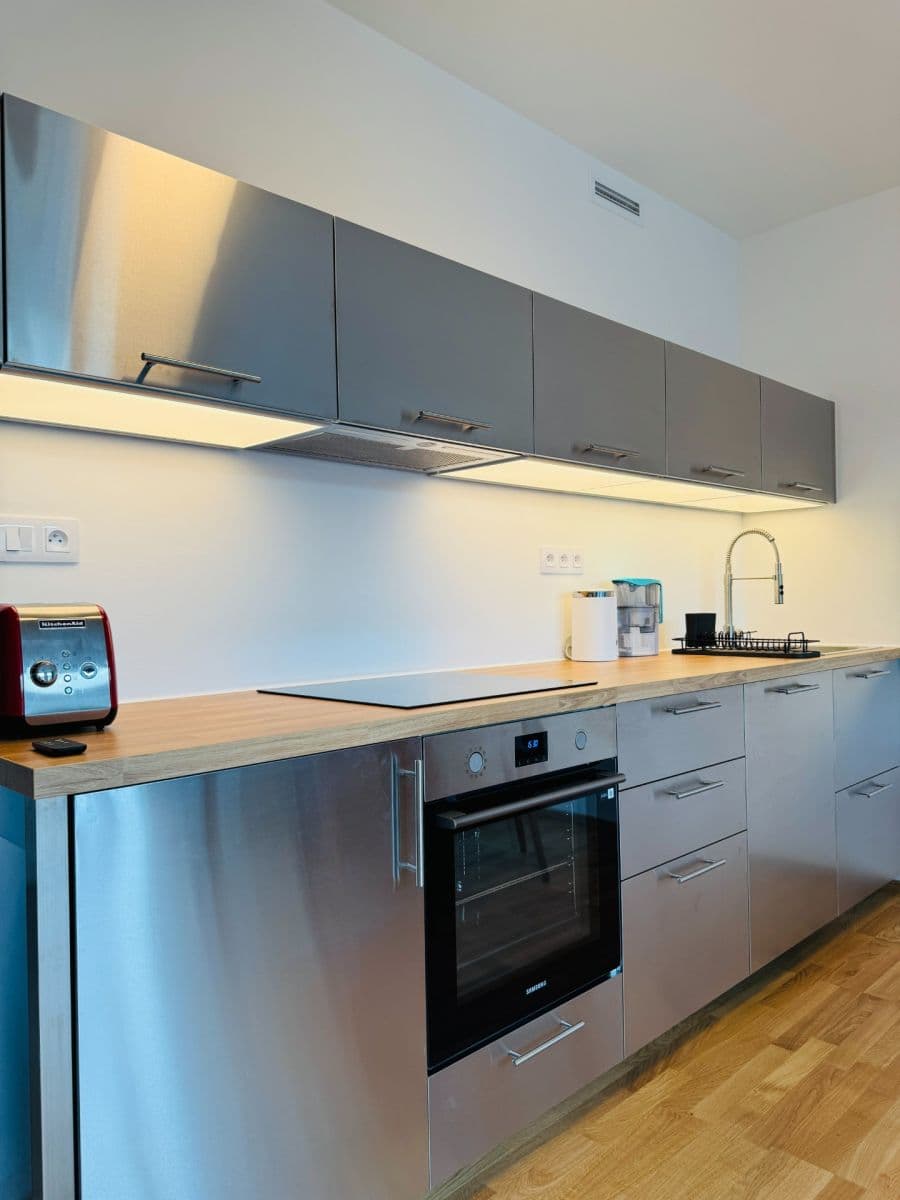 Prodej bytu 2+kk 57 m², Toyen, Praha, Praha Prodej bytu 2+kk 57 m², Toyen, Praha, Praha