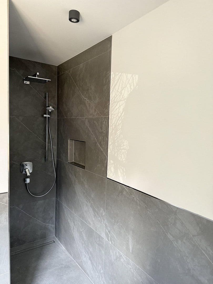 Prodej domu 205 m², pozemek 379 m², Gläsenerstr.11a, Paderborn, Severní Porýní-Vestfálsko Prodej domu 205 m², pozemek 379 m², Gläsenerstr.11a, Paderborn, Severní Porýní-Vestfálsko