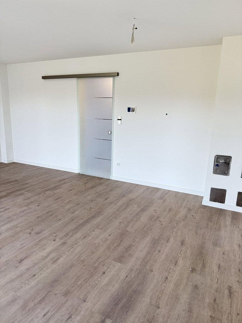 Prodej domu 205 m², pozemek 379 m², Gläsenerstr.11a, Paderborn, Severní Porýní-Vestfálsko Prodej domu 205 m², pozemek 379 m², Gläsenerstr.11a, Paderborn, Severní Porýní-Vestfálsko