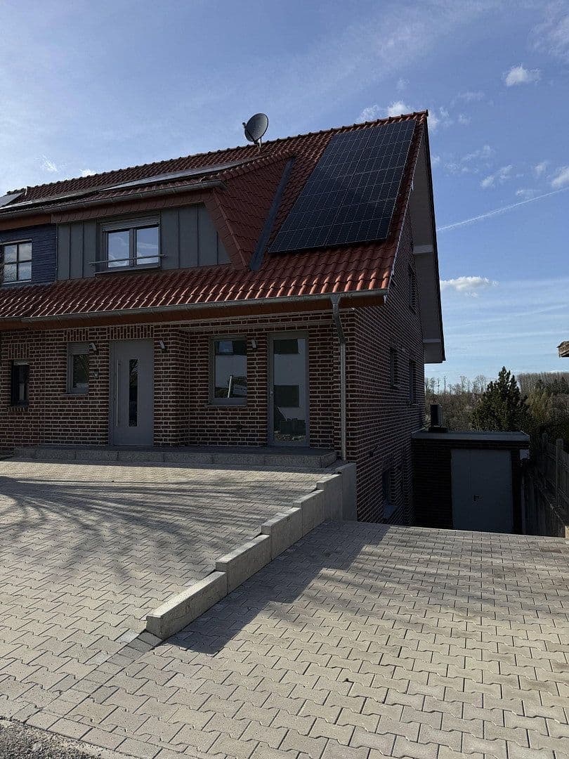 Prodej domu 205 m², pozemek 379 m², Gläsenerstr.11a, Paderborn, Severní Porýní-Vestfálsko Prodej domu 205 m², pozemek 379 m², Gläsenerstr.11a, Paderborn, Severní Porýní-Vestfálsko
