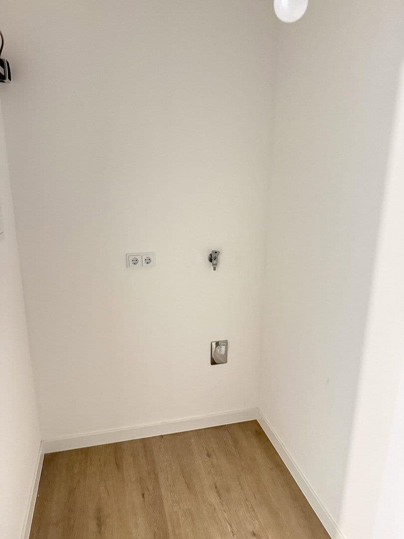 Prodej domu 205 m², pozemek 379 m², Gläsenerstr.11a, Paderborn, Severní Porýní-Vestfálsko Prodej domu 205 m², pozemek 379 m², Gläsenerstr.11a, Paderborn, Severní Porýní-Vestfálsko