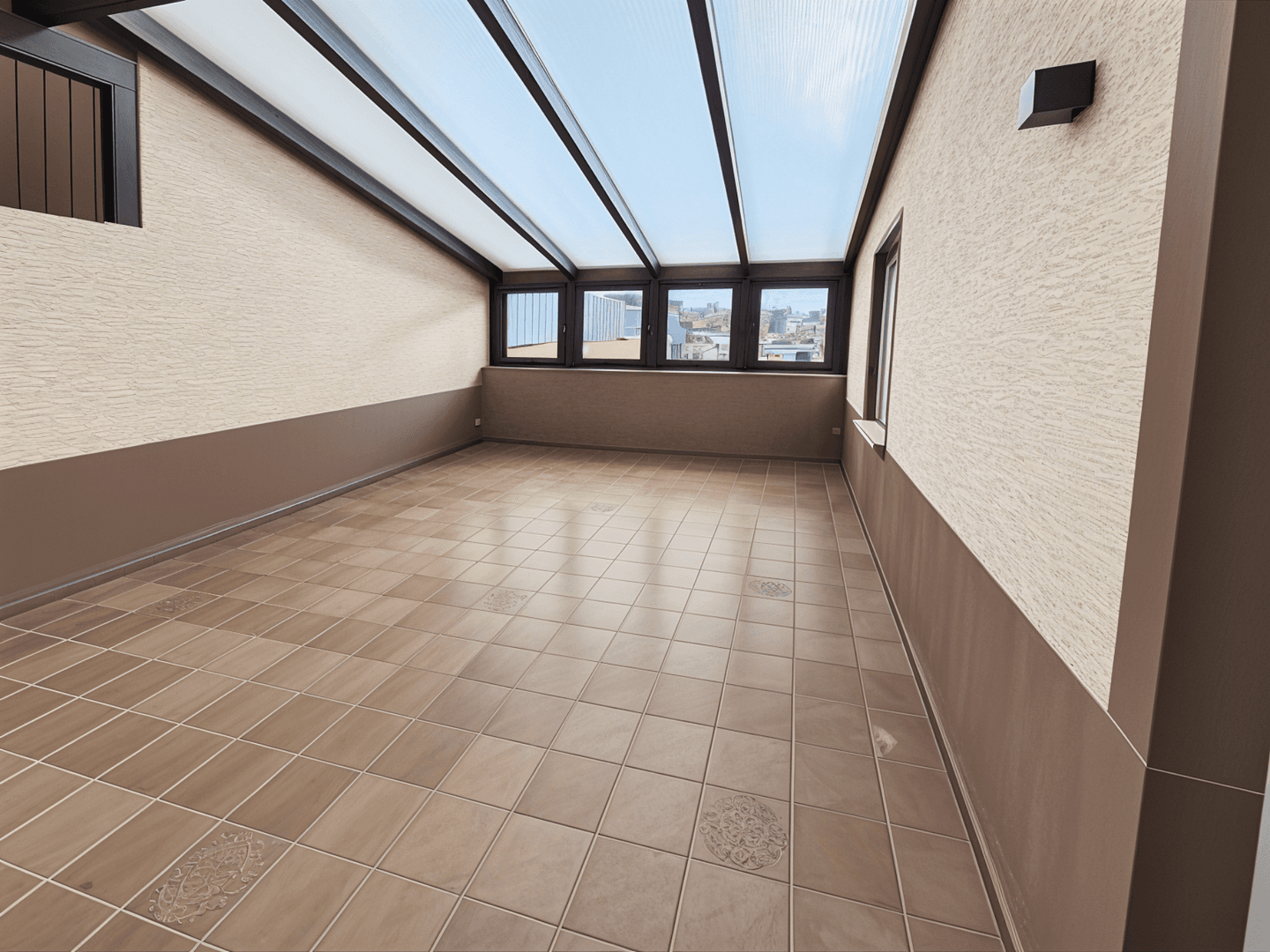Prodej domu 370 m², pozemek 367 m², Höhr-Grenzhausen, Porýní-Falc Prodej domu 370 m², pozemek 367 m², Höhr-Grenzhausen, Porýní-Falc