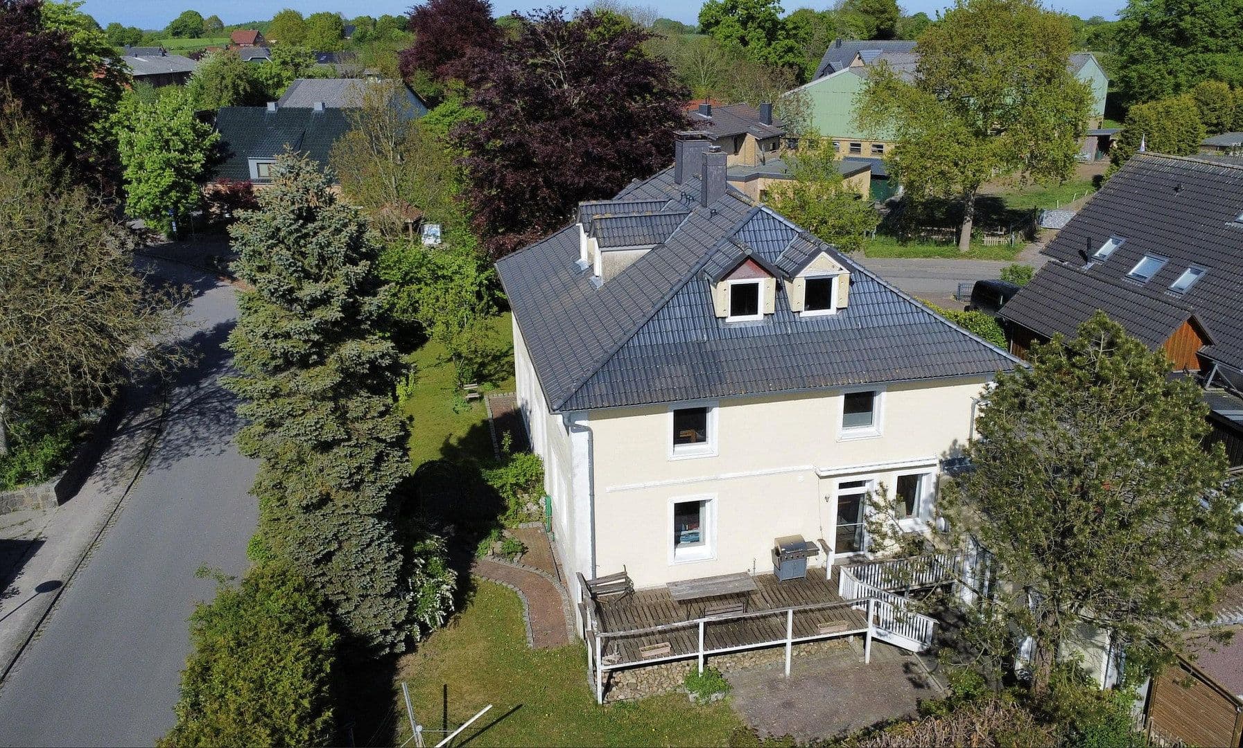 Prodej domu 275 m², pozemek 1.080 m², Osterby, Šlesvicko-Holštýnsko Prodej domu 275 m², pozemek 1.080 m², Osterby, Šlesvicko-Holštýnsko