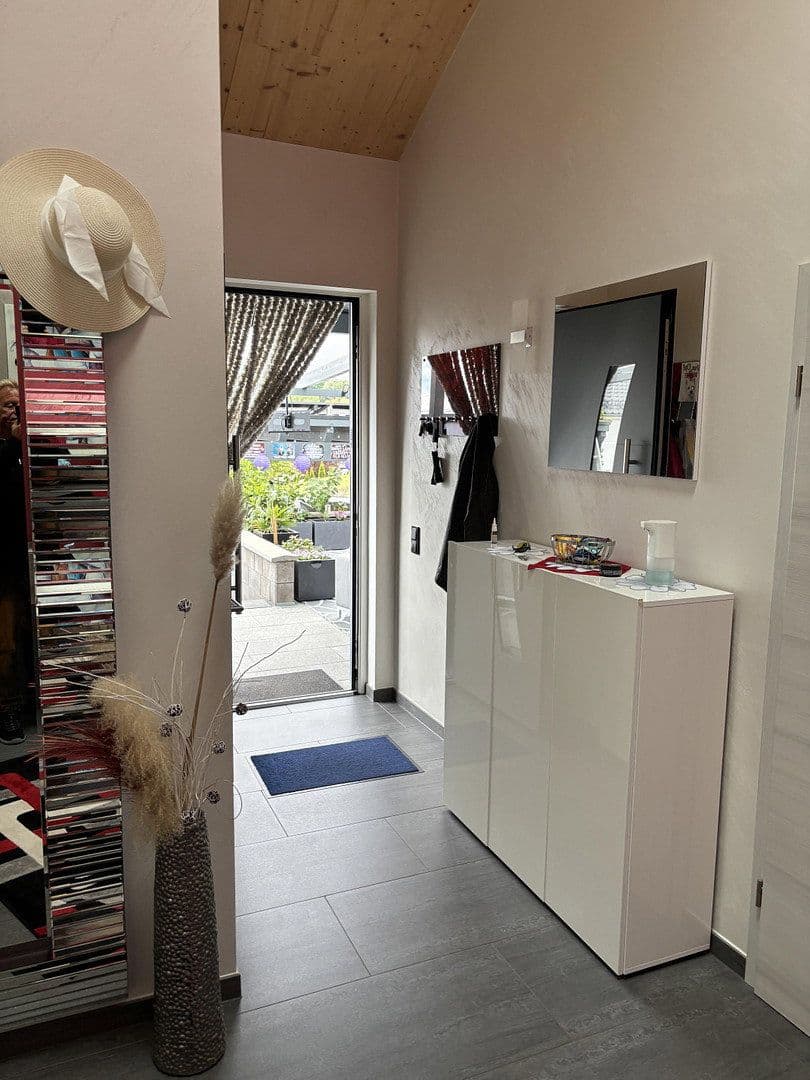 Prodej domu 170 m², pozemek 800 m², Oberbettingen, Porýní-Falc Prodej domu 170 m², pozemek 800 m², Oberbettingen, Porýní-Falc