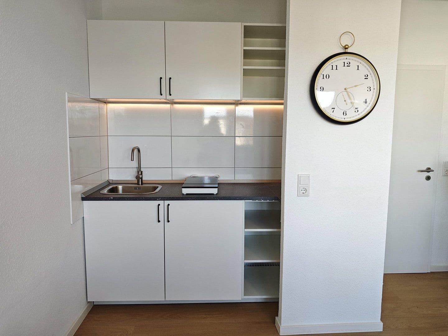 Pronájem bytu 1+1 29 m², Augustaanlage 42, Mannheim, Bádensko-Württembersko Pronájem bytu 1+1 29 m², Augustaanlage 42, Mannheim, Bádensko-Württembersko