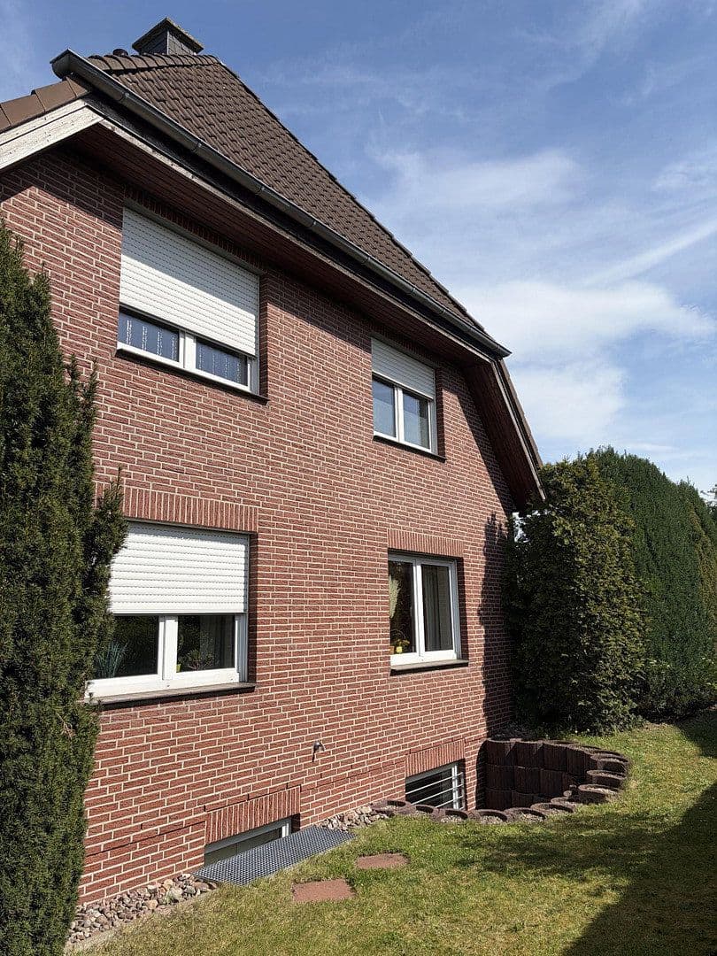 Prodej domu 152 m², pozemek 1.185 m², Pattensen, Dolní Sasko Prodej domu 152 m², pozemek 1.185 m², Pattensen, Dolní Sasko