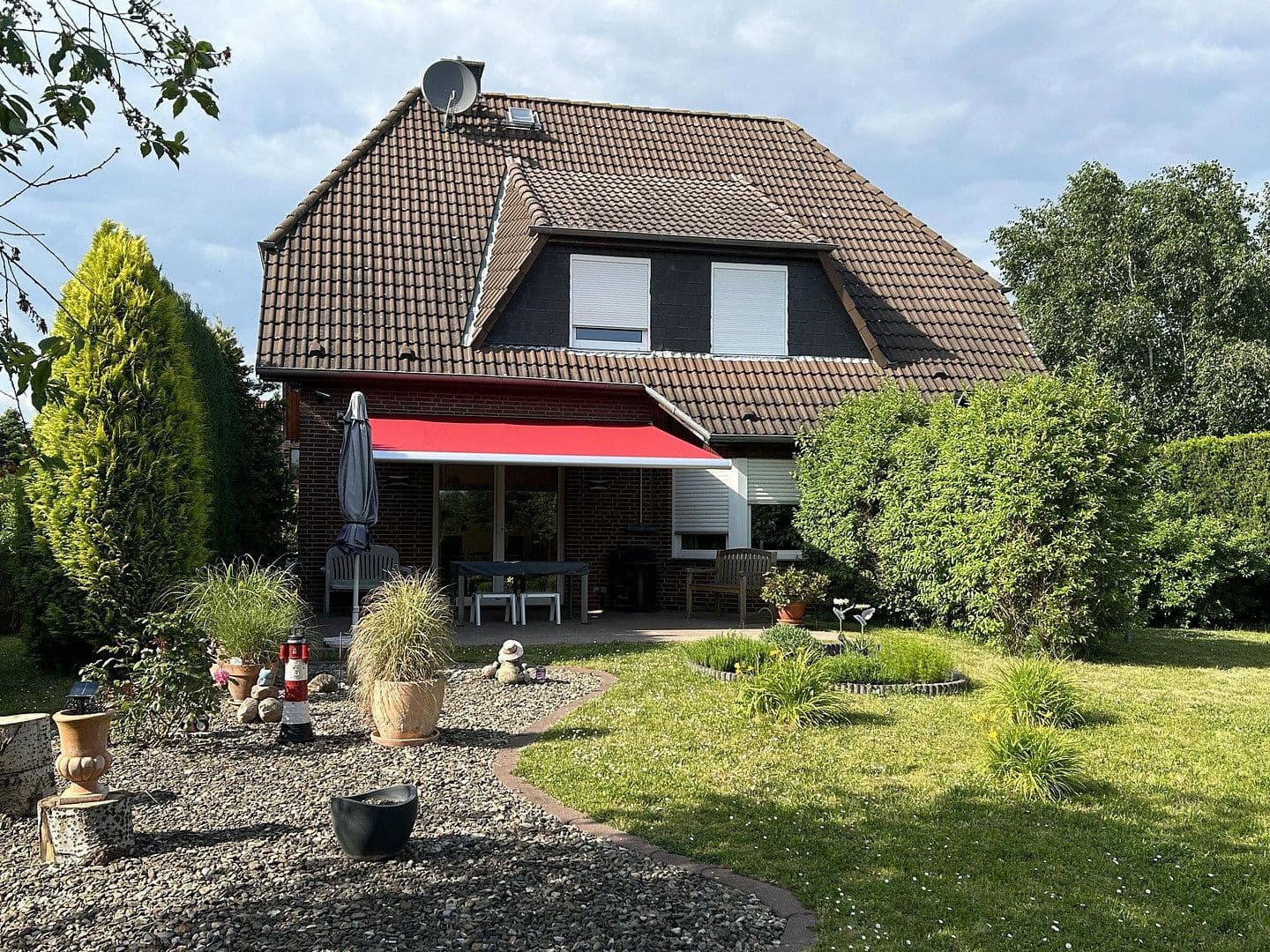Prodej domu 152 m², pozemek 1.185 m², Pattensen, Dolní Sasko Prodej domu 152 m², pozemek 1.185 m², Pattensen, Dolní Sasko