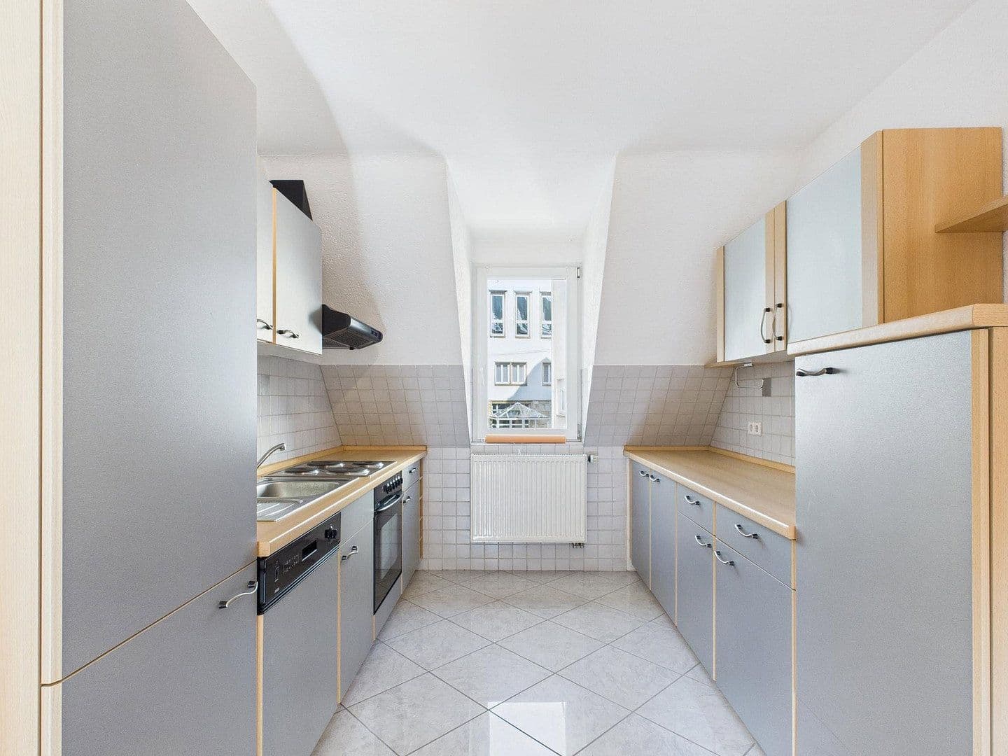 Pronájem bytu 2+1 60 m², Großglocknerstrasse 73, Stuttgart Untertürkheim, Bádensko-Württembersko Pronájem bytu 2+1 60 m², Großglocknerstrasse 73, Stuttgart Untertürkheim, Bádensko-Württembersko