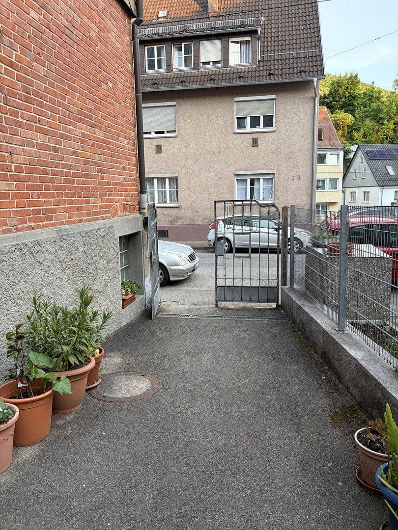 Pronájem bytu 2+1 60 m², Großglocknerstrasse 73, Stuttgart Untertürkheim, Bádensko-Württembersko Pronájem bytu 2+1 60 m², Großglocknerstrasse 73, Stuttgart Untertürkheim, Bádensko-Württembersko