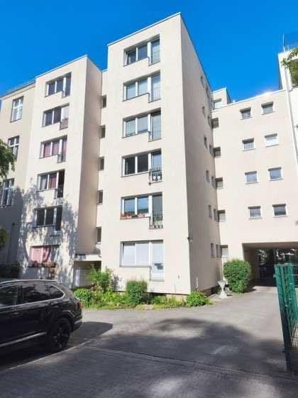 Prodej bytu 1+1 35 m², Cranachstraße 23, Berlin, Berlín Prodej bytu 1+1 35 m², Cranachstraße 23, Berlin, Berlín