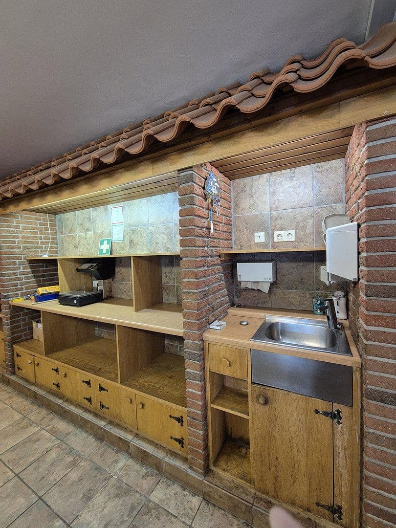 Pronájem nebytového prostoru 196 m², Garbsen, Dolní Sasko Pronájem nebytového prostoru 196 m², Garbsen, Dolní Sasko