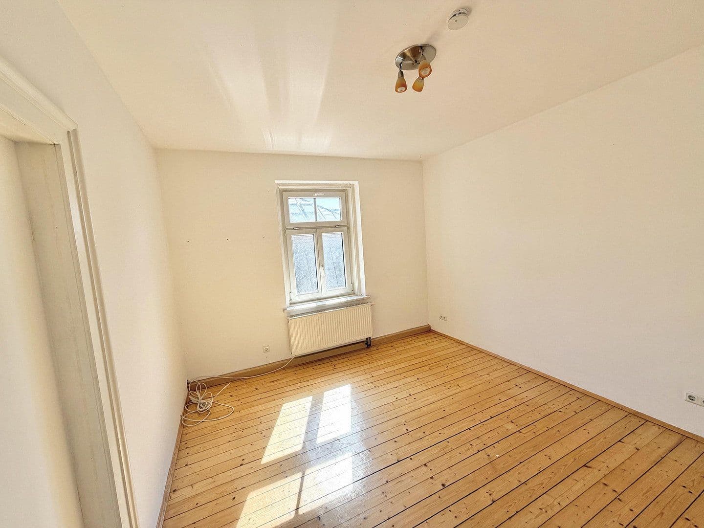 Pronájem bytu 3+1 75 m², kurze Wertachstr. 1 1/2, Augsburg, Bavorsko Pronájem bytu 3+1 75 m², kurze Wertachstr. 1 1/2, Augsburg, Bavorsko