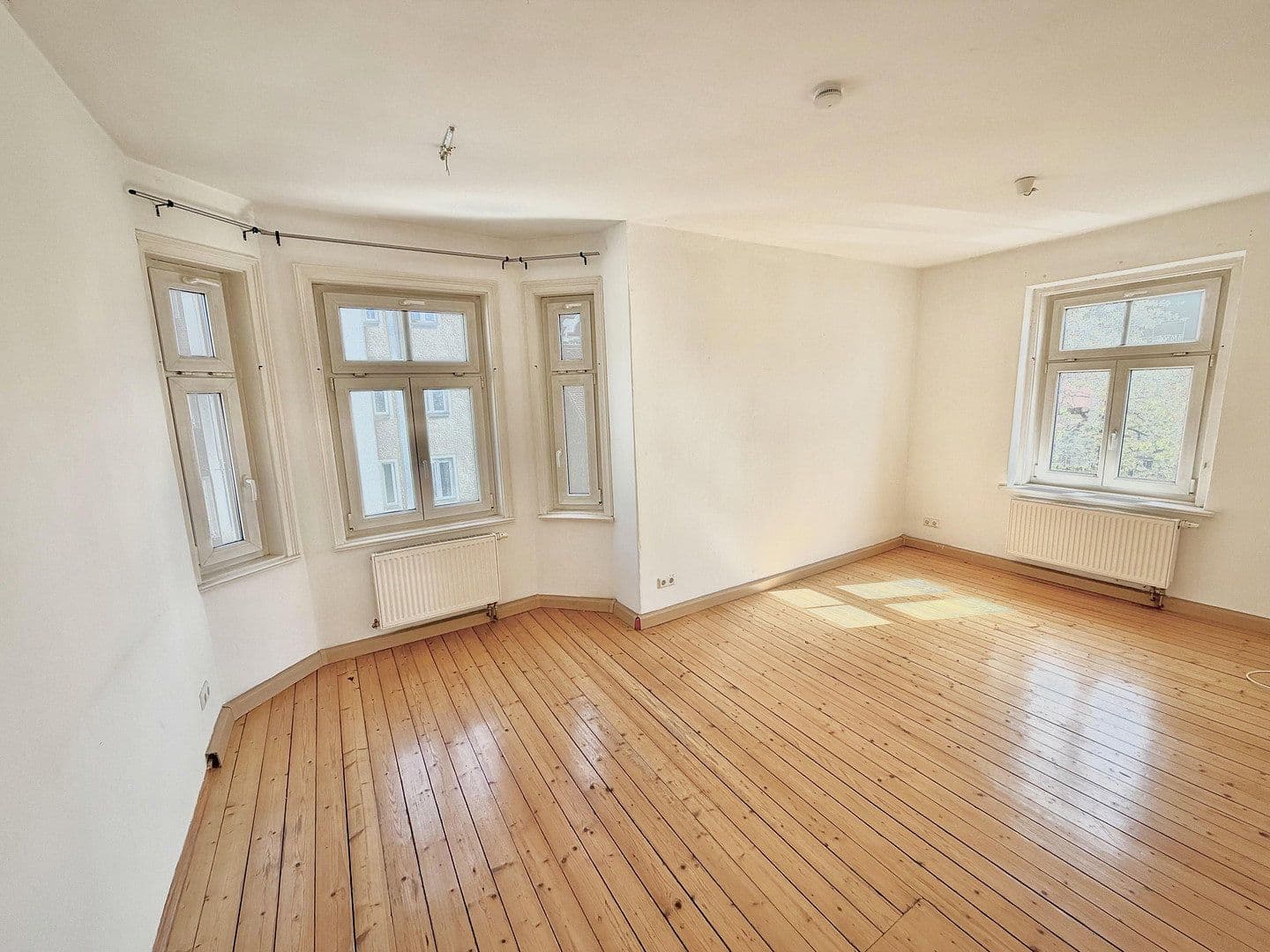 Pronájem bytu 3+1 75 m², kurze Wertachstr. 1 1/2, Augsburg, Bavorsko Pronájem bytu 3+1 75 m², kurze Wertachstr. 1 1/2, Augsburg, Bavorsko