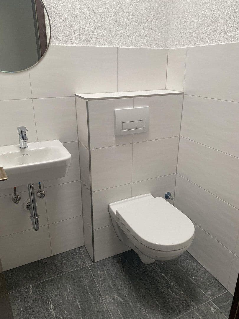 Pronájem bytu 4+1 120 m², Uhingen, Bádensko-Württembersko Pronájem bytu 4+1 120 m², Uhingen, Bádensko-Württembersko