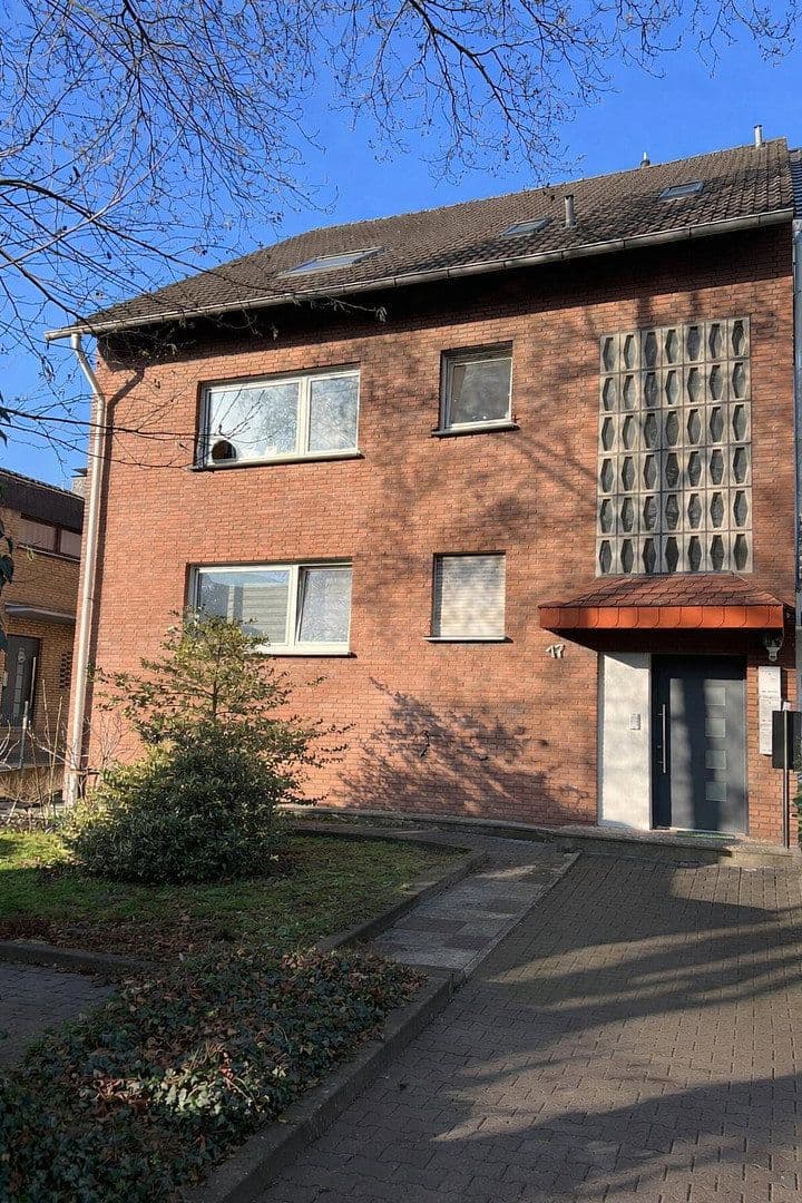 Prodej domu 389 m², pozemek 472 m², Paderborn, Severní Porýní-Vestfálsko Prodej domu 389 m², pozemek 472 m², Paderborn, Severní Porýní-Vestfálsko