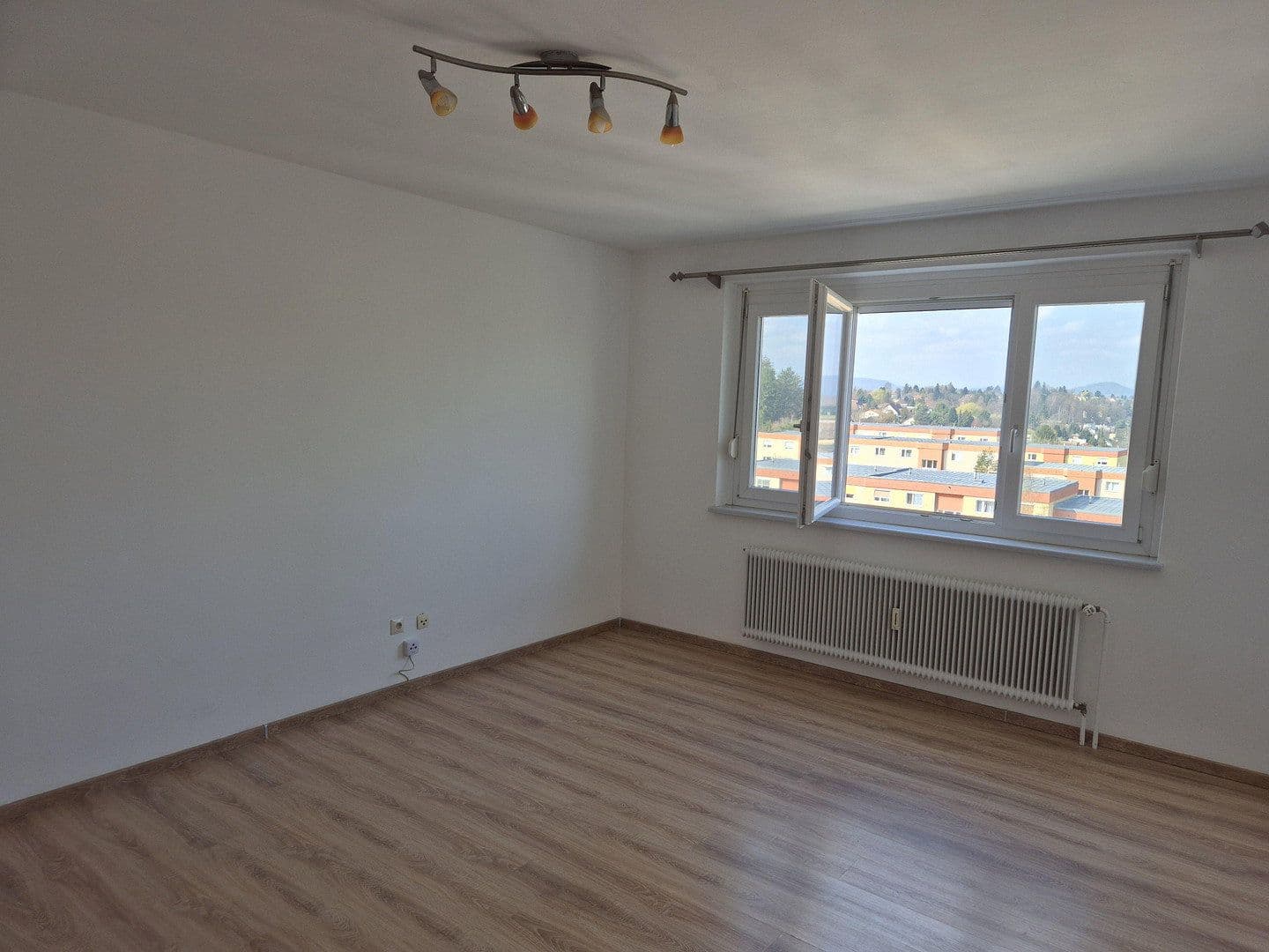 Pronájem bytu 2+1 45 m², Graz, Štýrsko Pronájem bytu 2+1 45 m², Graz, Štýrsko