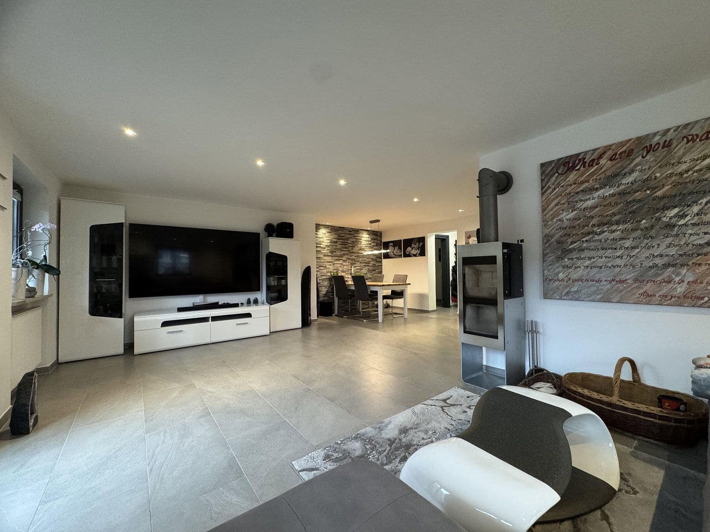 Prodej bytu 4+1 145 m², Aiblingerstraße 6, Bruckmühl, Bavorsko Prodej bytu 4+1 145 m², Aiblingerstraße 6, Bruckmühl, Bavorsko