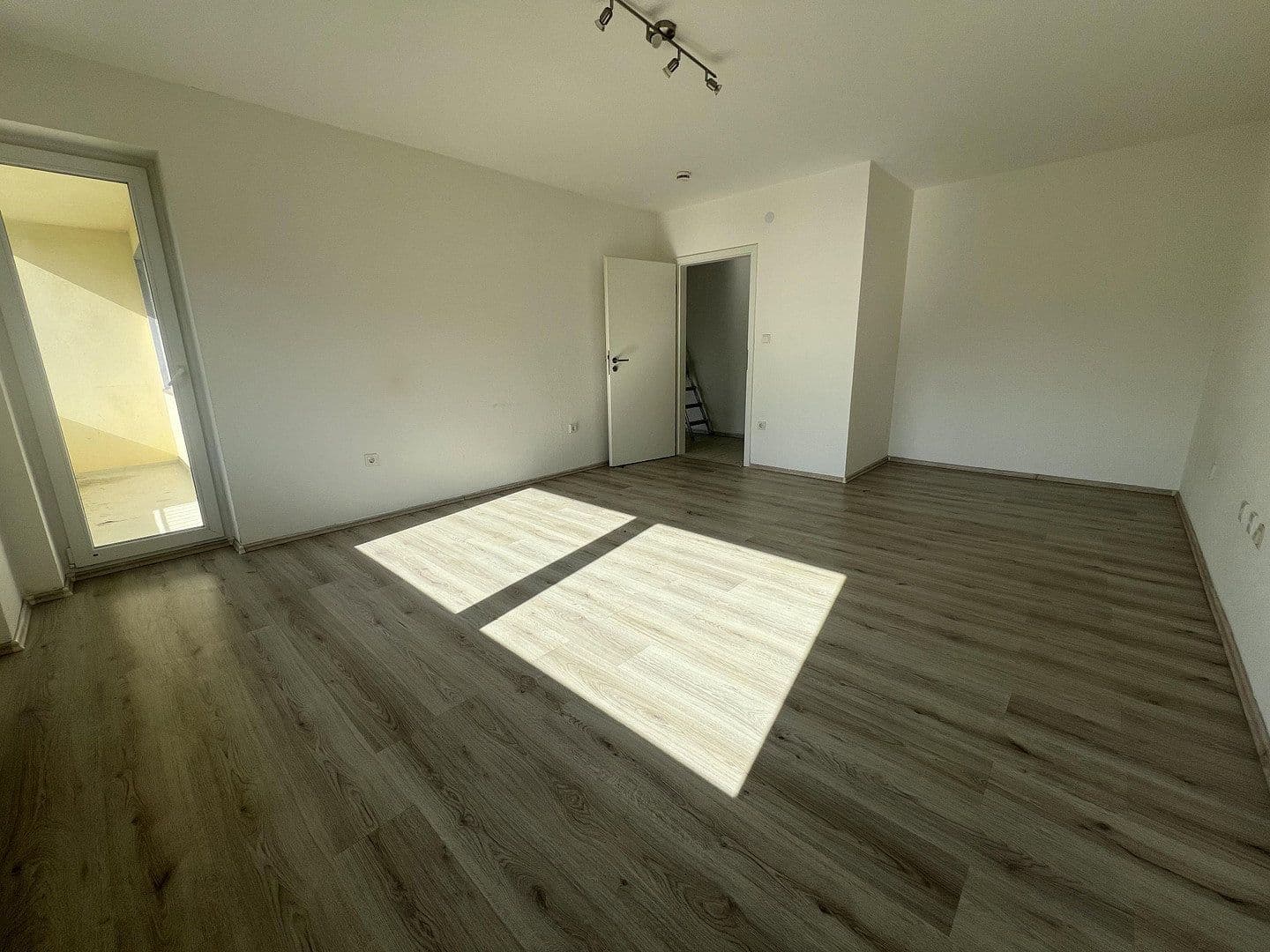 Pronájem bytu 1+1 44 m², Mainstraße 2, Heiligenhaus, Severní Porýní-Vestfálsko Pronájem bytu 1+1 44 m², Mainstraße 2, Heiligenhaus, Severní Porýní-Vestfálsko