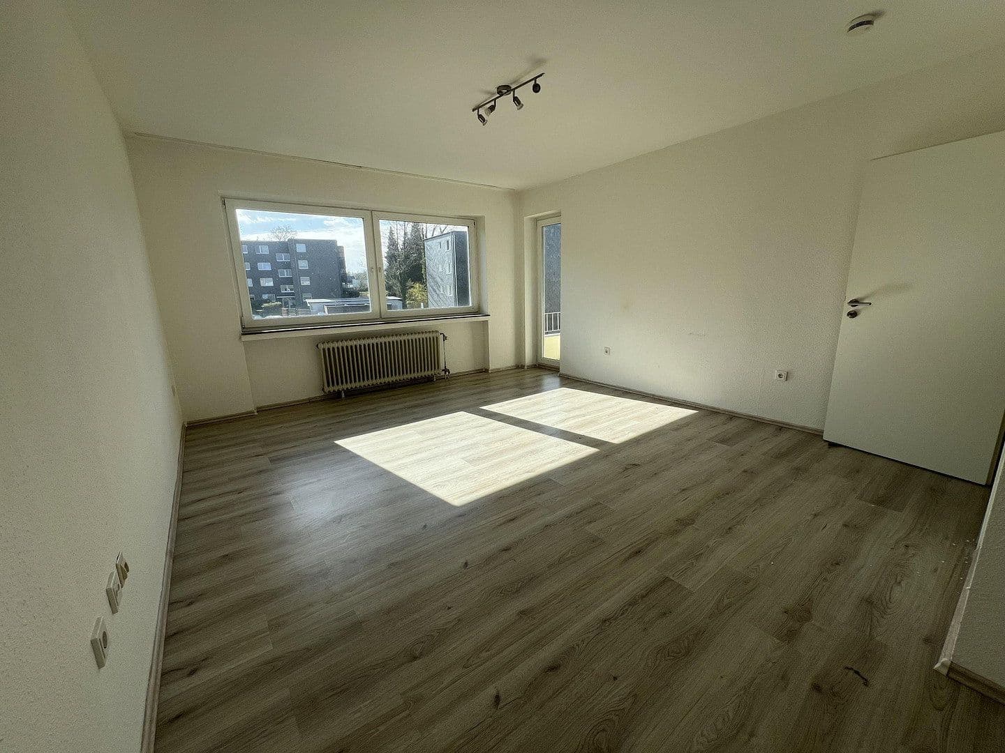 Pronájem bytu 1+1 44 m², Mainstraße 2, Heiligenhaus, Severní Porýní-Vestfálsko Pronájem bytu 1+1 44 m², Mainstraße 2, Heiligenhaus, Severní Porýní-Vestfálsko