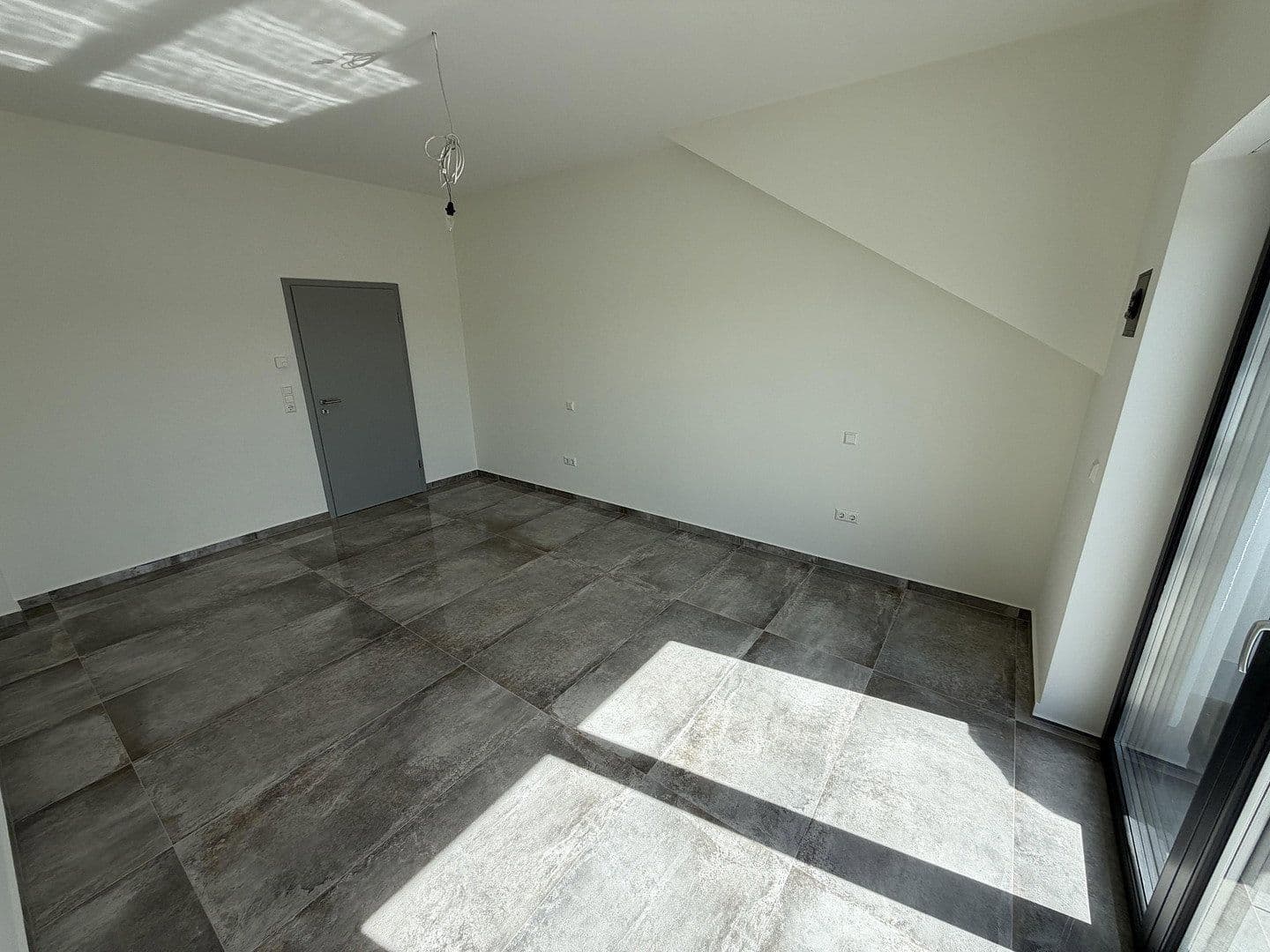 Prodej bytu 4+1 141 m², Wiesloch, Bádensko-Württembersko Prodej bytu 4+1 141 m², Wiesloch, Bádensko-Württembersko