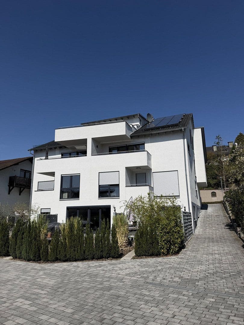 Prodej bytu 4+1 141 m², Wiesloch, Bádensko-Württembersko Prodej bytu 4+1 141 m², Wiesloch, Bádensko-Württembersko