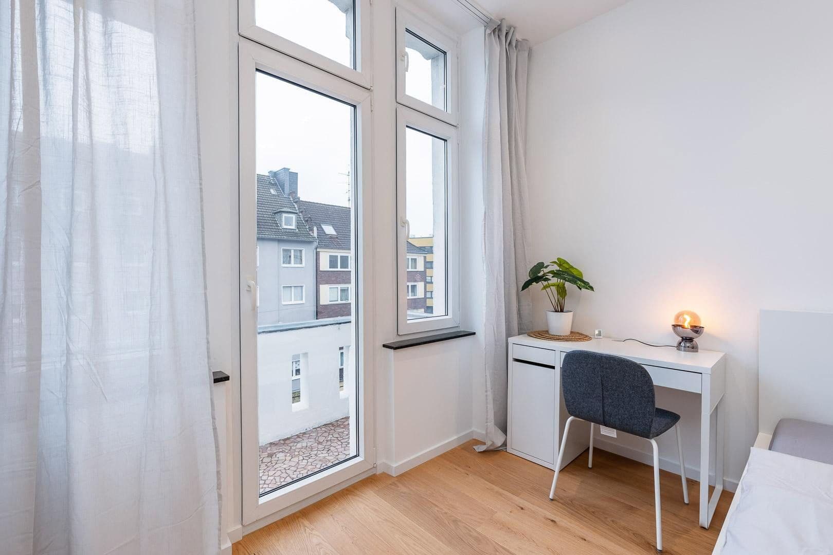 Pronájem bytu 1+1 20 m², Düsseldorf, Severní Porýní-Vestfálsko Pronájem bytu 1+1 20 m², Düsseldorf, Severní Porýní-Vestfálsko