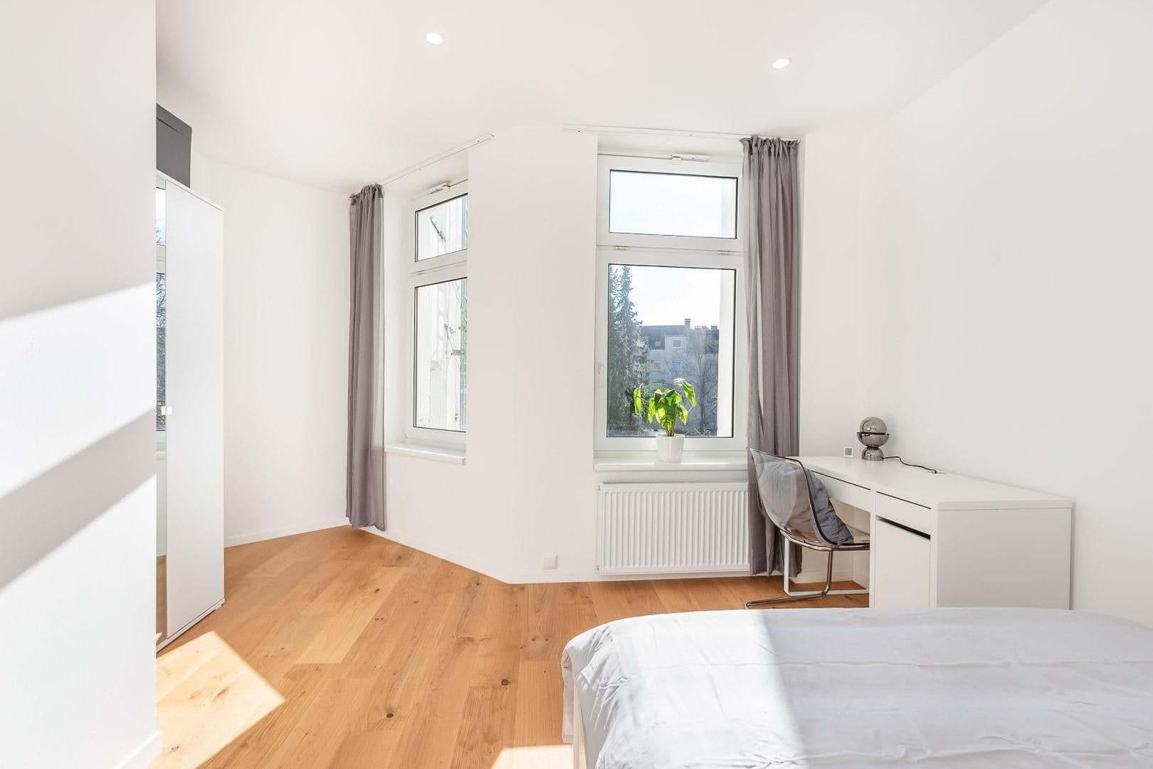 Pronájem bytu 1+1 20 m², Düsseldorf, Severní Porýní-Vestfálsko Pronájem bytu 1+1 20 m², Düsseldorf, Severní Porýní-Vestfálsko