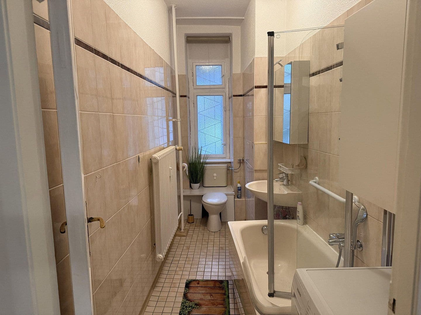 Pronájem bytu 2+1 58 m², Reichsstrasse 66, Berlin, Berlín Pronájem bytu 2+1 58 m², Reichsstrasse 66, Berlin, Berlín