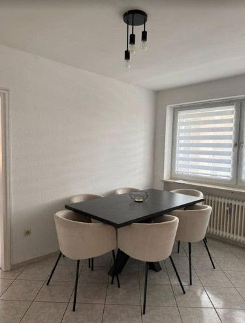 Pronájem bytu 3+1 80 m², Putzbrunner Straße 124a, Ottobrunn, Bavorsko Pronájem bytu 3+1 80 m², Putzbrunner Straße 124a, Ottobrunn, Bavorsko