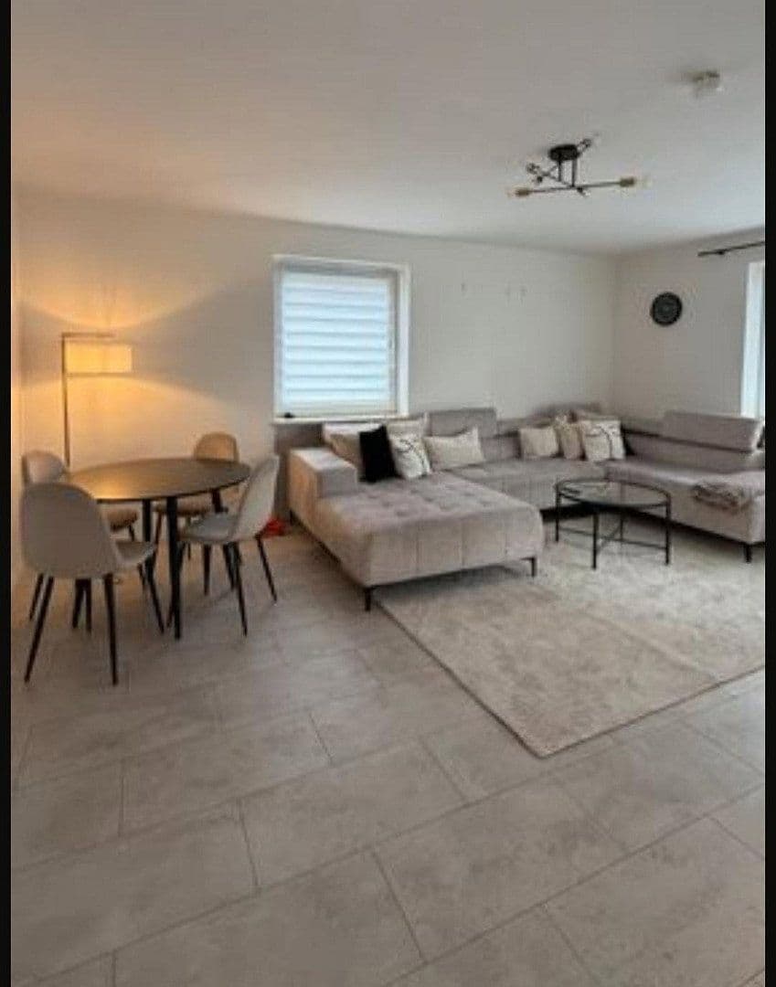 Pronájem bytu 3+1 80 m², Putzbrunner Straße 124a, Ottobrunn, Bavorsko Pronájem bytu 3+1 80 m², Putzbrunner Straße 124a, Ottobrunn, Bavorsko