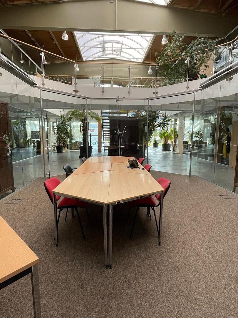 Prodej nebytového prostoru 7.370 m², Bochum, Severní Porýní-Vestfálsko Prodej nebytového prostoru 7.370 m², Bochum, Severní Porýní-Vestfálsko