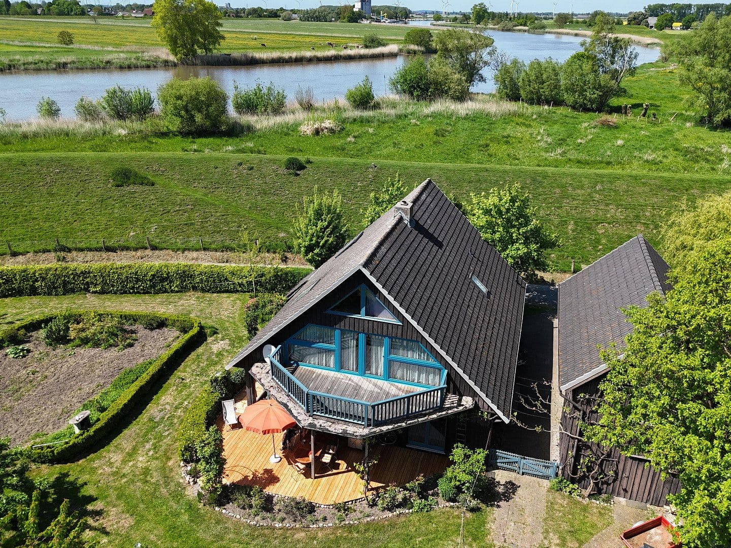 Prodej domu 188 m², pozemek 6.000 m², Bahrenfleth, Šlesvicko-Holštýnsko Prodej domu 188 m², pozemek 6.000 m², Bahrenfleth, Šlesvicko-Holštýnsko