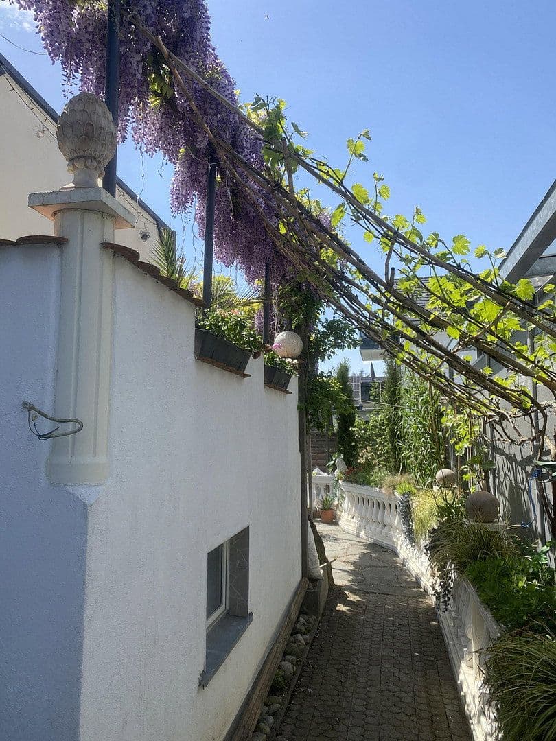 Prodej domu 159 m², pozemek 303 m², Otto-Schusterstr.39, Ostfildern, Bádensko-Württembersko Prodej domu 159 m², pozemek 303 m², Otto-Schusterstr.39, Ostfildern, Bádensko-Württembersko