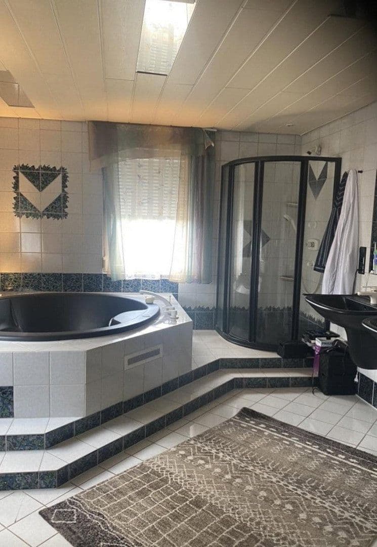 Prodej domu 159 m², pozemek 303 m², Otto-Schusterstr.39, Ostfildern, Bádensko-Württembersko Prodej domu 159 m², pozemek 303 m², Otto-Schusterstr.39, Ostfildern, Bádensko-Württembersko