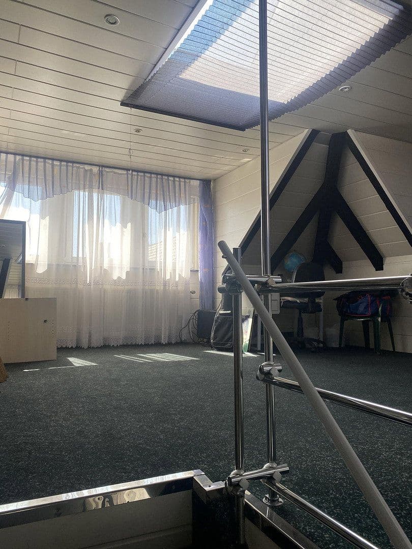 Prodej domu 159 m², pozemek 303 m², Otto-Schusterstr.39, Ostfildern, Bádensko-Württembersko Prodej domu 159 m², pozemek 303 m², Otto-Schusterstr.39, Ostfildern, Bádensko-Württembersko