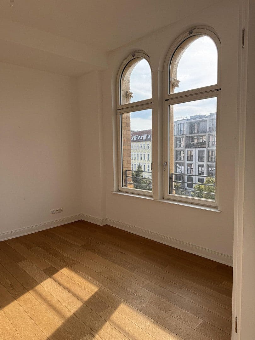 Prodej bytu 4+1 163 m², Berlin, Berlín Prodej bytu 4+1 163 m², Berlin, Berlín