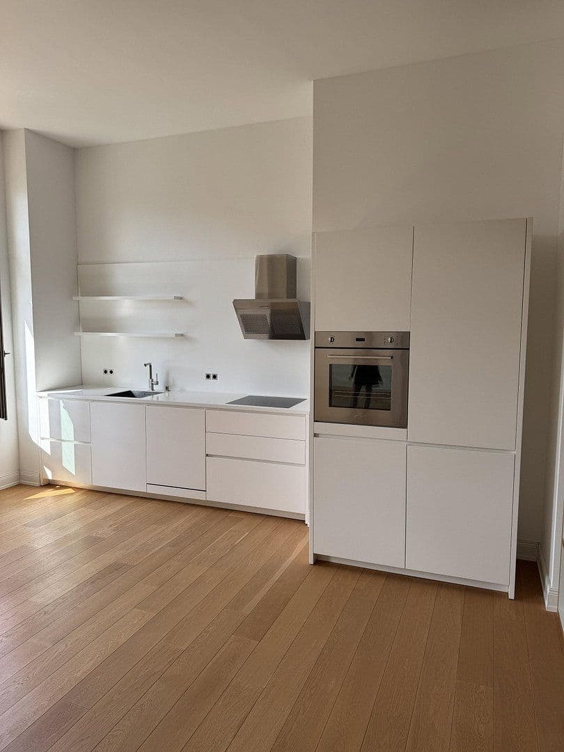 Prodej bytu 4+1 163 m², Berlin, Berlín Prodej bytu 4+1 163 m², Berlin, Berlín