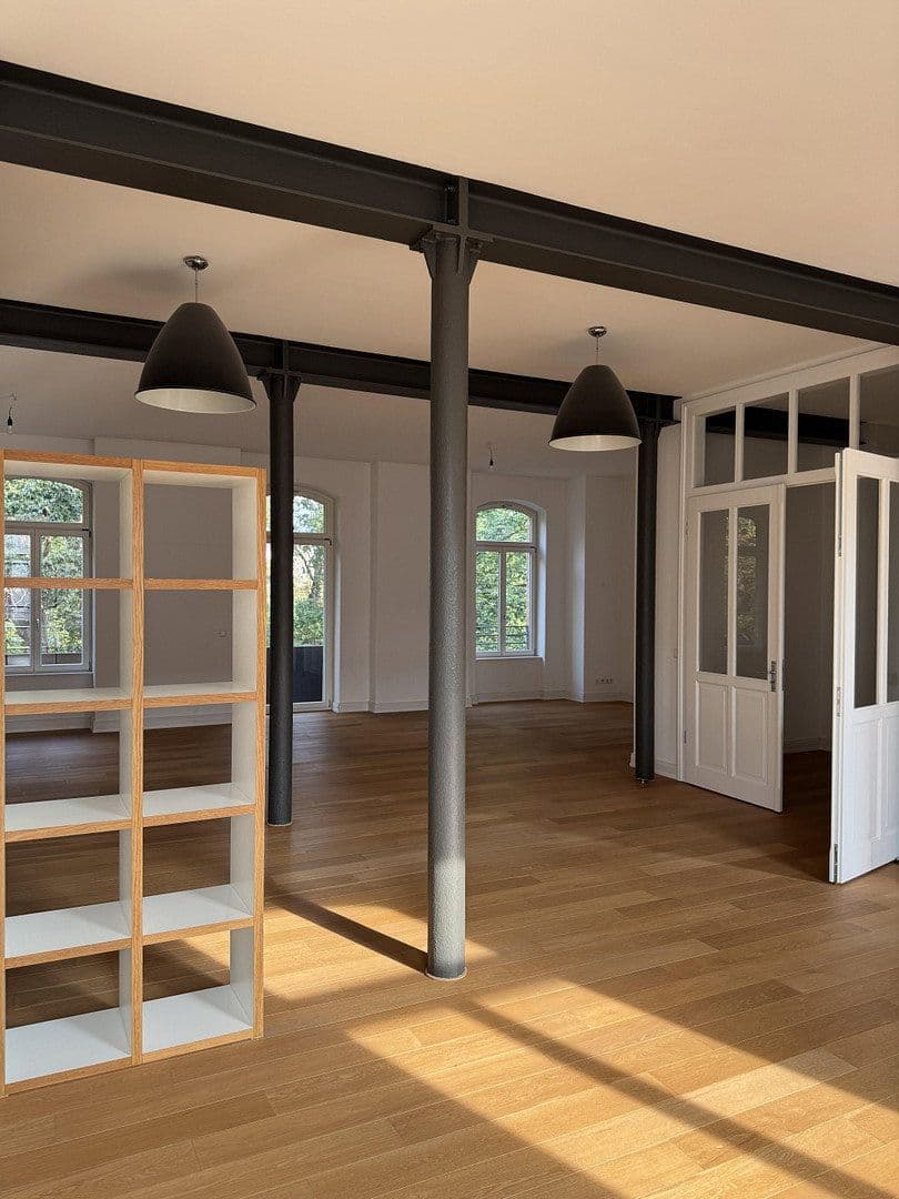 Prodej bytu 4+1 163 m², Berlin, Berlín Prodej bytu 4+1 163 m², Berlin, Berlín