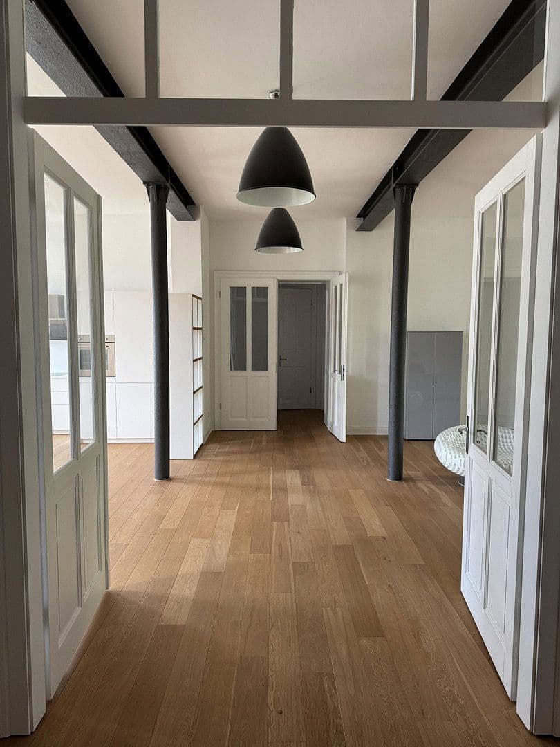 Prodej bytu 4+1 163 m², Berlin, Berlín Prodej bytu 4+1 163 m², Berlin, Berlín
