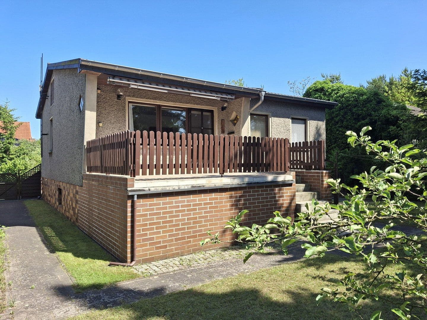Prodej domu 85 m², pozemek 658 m², August-Paris-Str. 13, Velten, Braniborsko Prodej domu 85 m², pozemek 658 m², August-Paris-Str. 13, Velten, Braniborsko