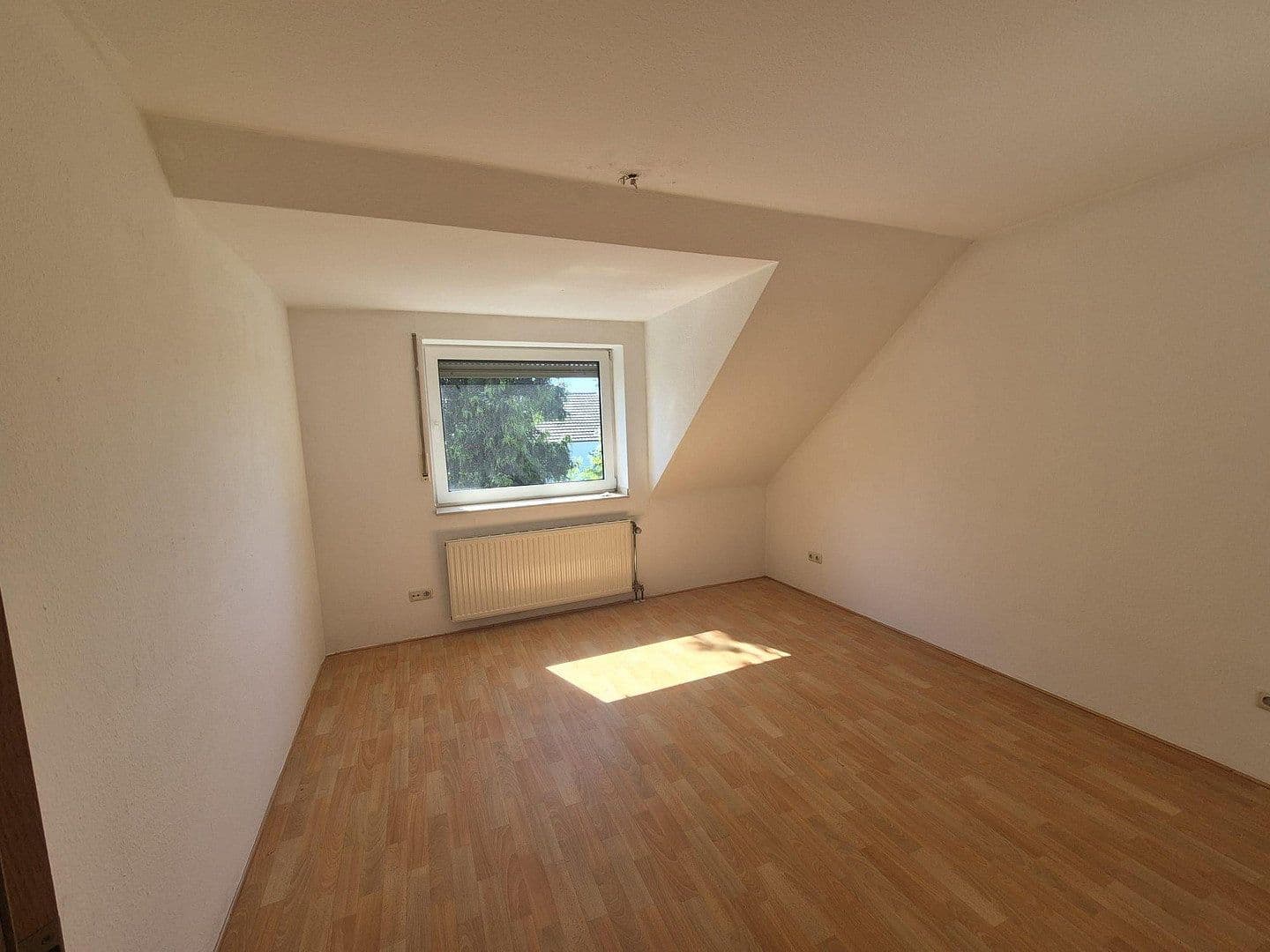 Pronájem bytu 3+1 78 m², Jülicher Str. 8, Jüchen, Severní Porýní-Vestfálsko Pronájem bytu 3+1 78 m², Jülicher Str. 8, Jüchen, Severní Porýní-Vestfálsko