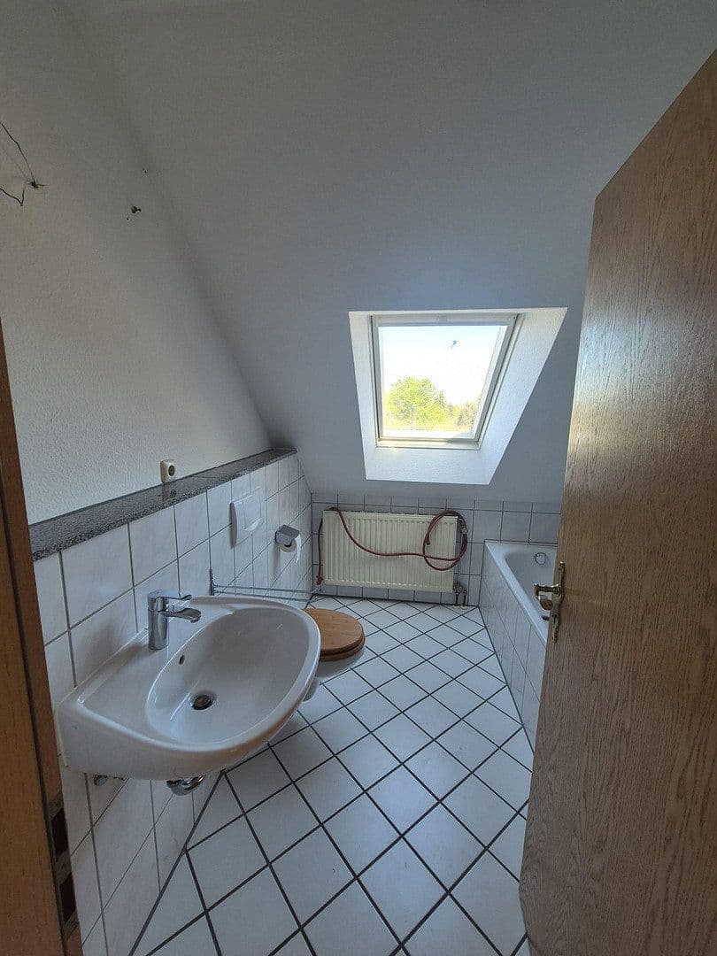 Pronájem bytu 3+1 78 m², Jülicher Str. 8, Jüchen, Severní Porýní-Vestfálsko Pronájem bytu 3+1 78 m², Jülicher Str. 8, Jüchen, Severní Porýní-Vestfálsko